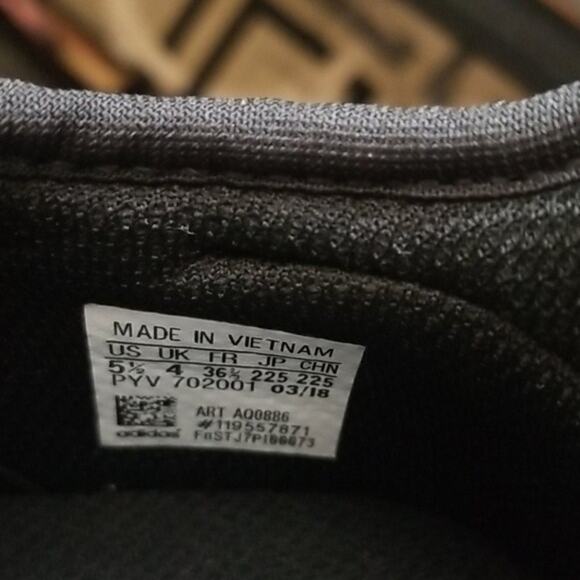 New Adidas Tubular Shadow Sneaker - Picture 7 of 7